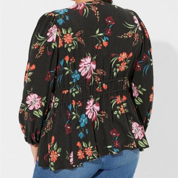 Torrid 3x tie front top, black floral, BNWT - Picture 4 of 5